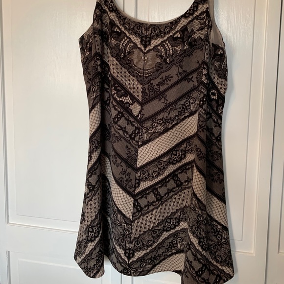 Cabi lace print tunic - Picture 4 of 6
